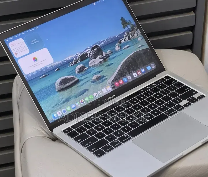 New Laptop Apple MacBook 2020 32GB Intel Core i7 SSD 512GB