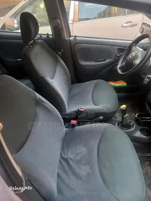 Toyota Yaris 2004 Silver