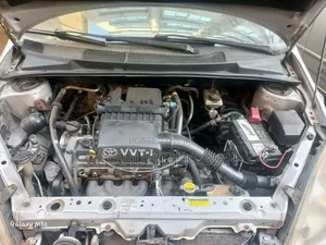 Toyota Yaris 2004 Silver