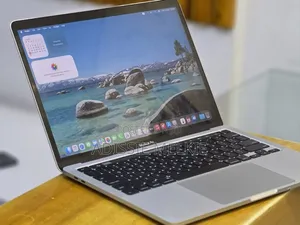 New Laptop Apple MacBook 2020 32GB Intel Core i7 SSD 512GB