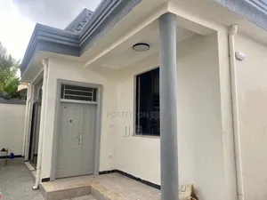 5bdrm Villa in Yeka for sale