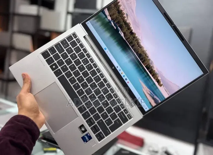 New Laptop HP EliteBook 830 G9 16GB Intel Core i5 SSD 512GB