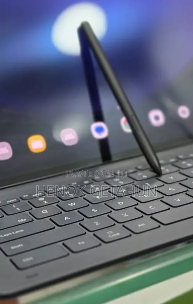 New Laptop Samsung Galaxy Book 2 12GB Intel Core Ultra 7 SSD 256GB