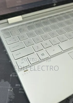 New Laptop HP Spectre X360 8GB Intel Core i7 SSD 512GB