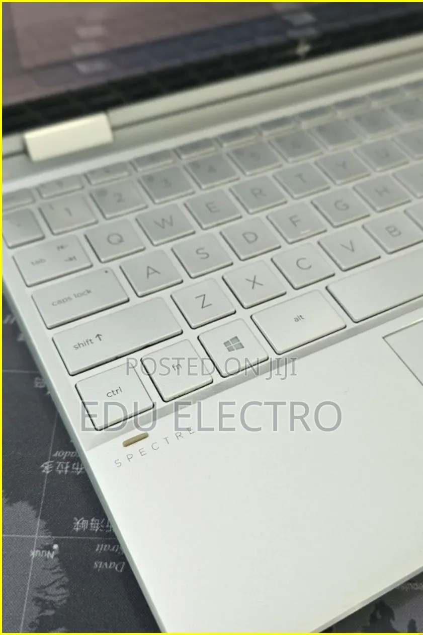 New Laptop HP Spectre X360 8GB Intel Core i7 SSD 512GB