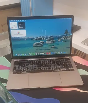 New Laptop Apple MacBook Pro 2020 8GB Apple M1 Pro SSD 256GB