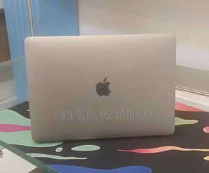 New Laptop Apple MacBook Pro 2020 8GB Apple M1 Pro SSD 256GB