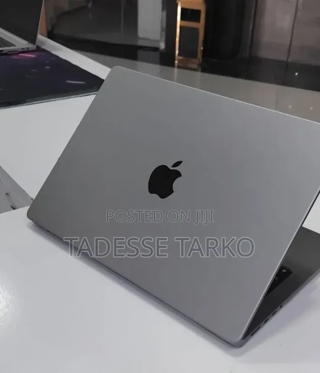 New Laptop Apple MacBook Pro 2021 M1 32GB Apple M1 Pro SSD 1T