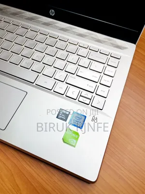 New Laptop HP Pavilion 14 8GB Intel Core i7 SSD 256GB