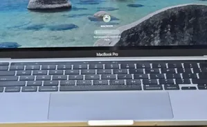 New Laptop Apple MacBook Pro 2020 32GB Intel Core i7 SSD 512GB