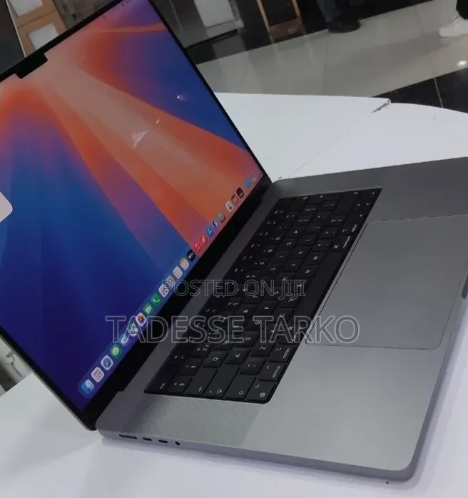 New Laptop Apple MacBook Pro 2021 M1 Max 64GB Apple M1 Max SSD 1T