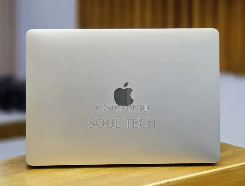 New Laptop Apple MacBook Pro 2020 32GB Intel Core i7 SSD 512GB