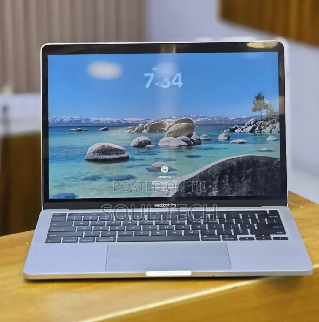 New Laptop Apple MacBook Pro 2020 32GB Intel Core i7 SSD 512GB