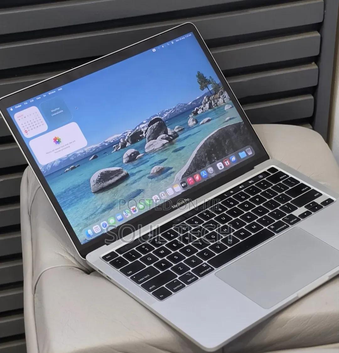 New Laptop Apple MacBook Pro 2020 32GB Intel Core i7 SSD 512GB