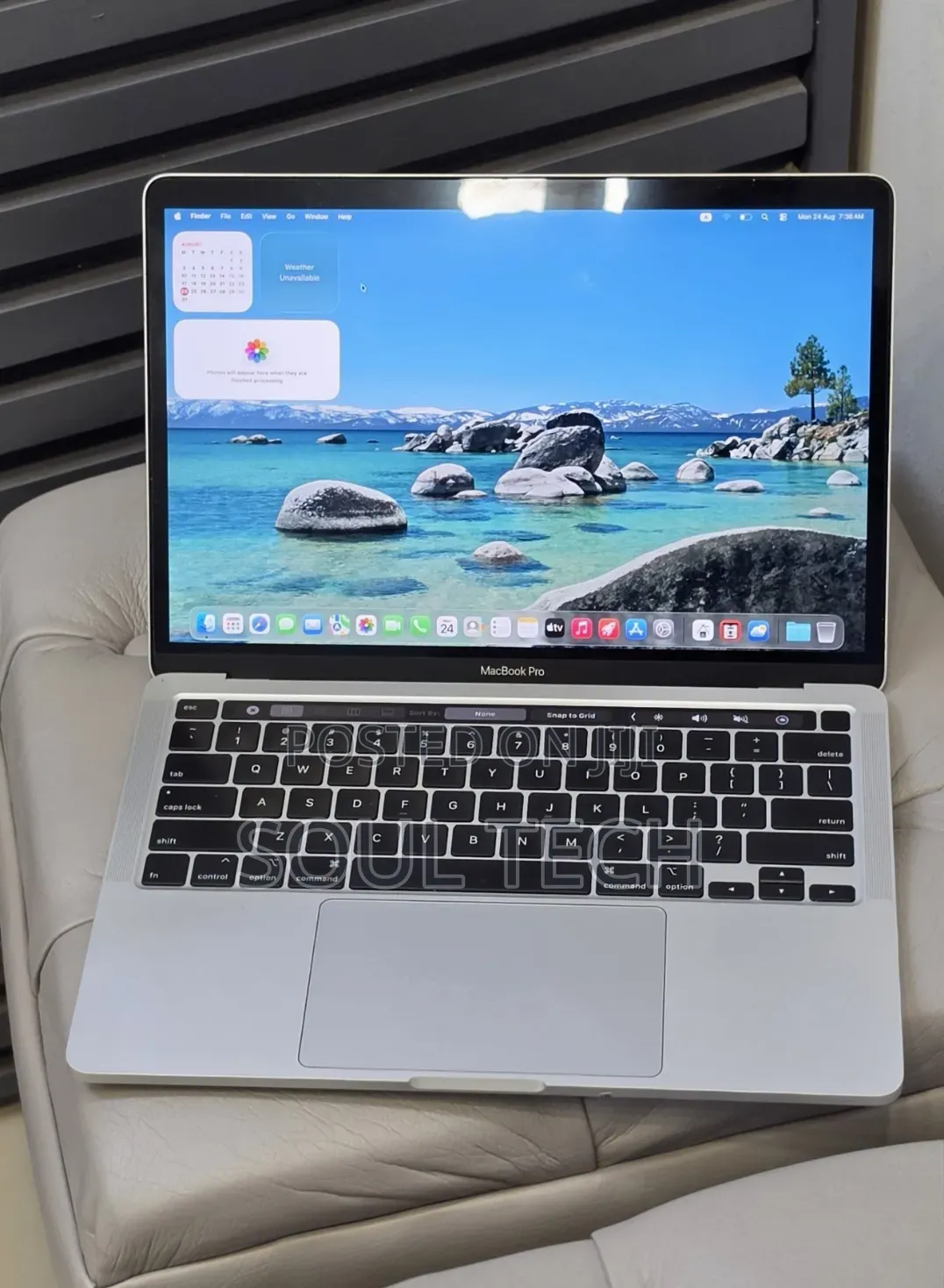 New Laptop Apple MacBook Pro 2020 32GB Intel Core i7 SSD 512GB
