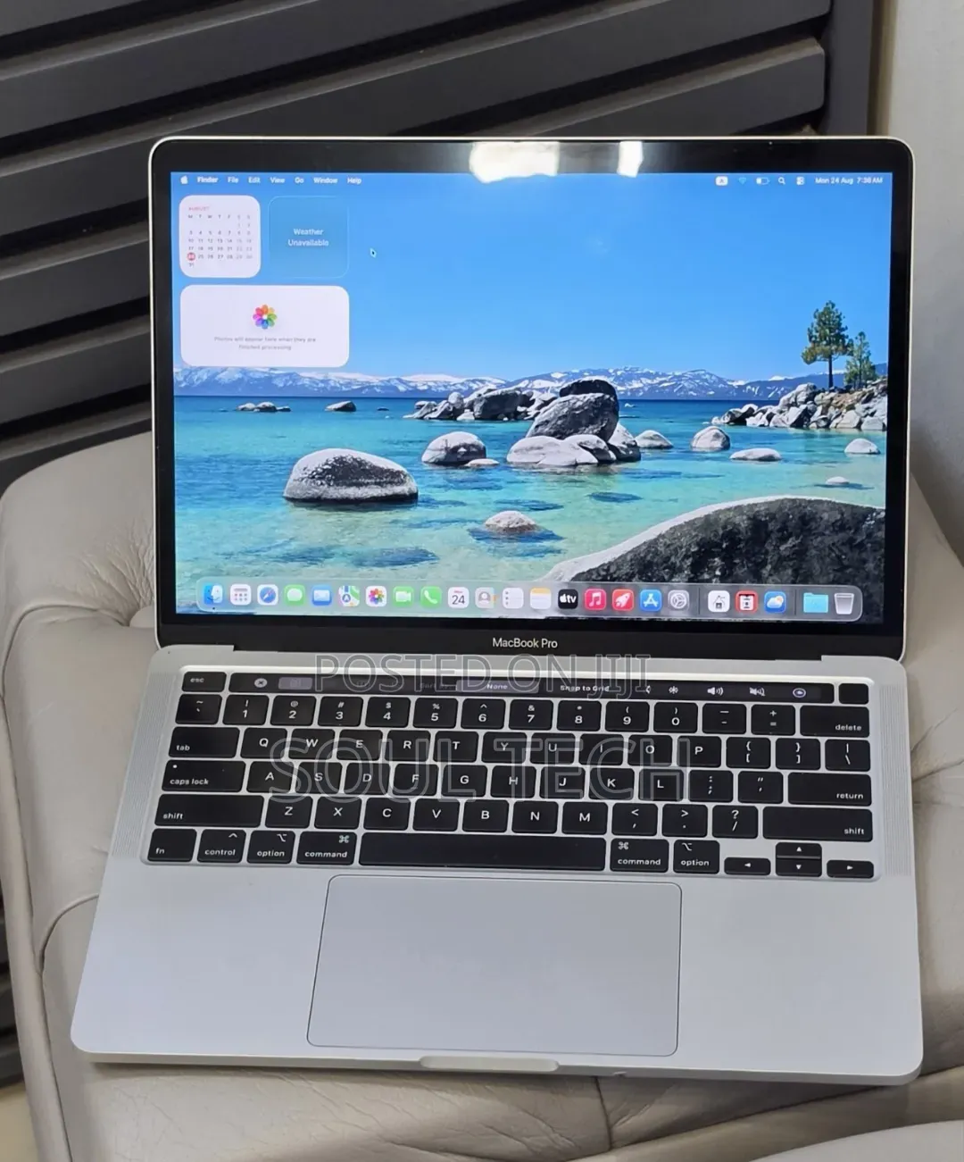 New Laptop Apple MacBook Pro 2020 32GB Intel Core i7 SSD 512GB