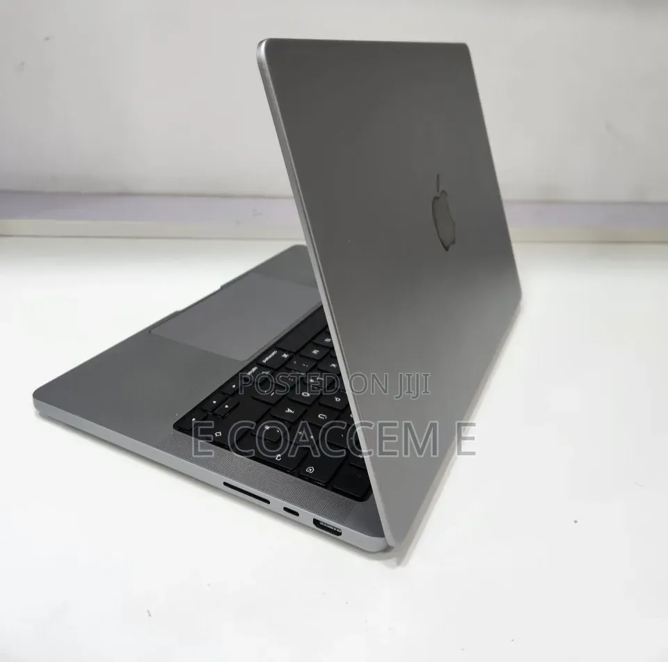 New Laptop Apple MacBook 32GB SSD 1T