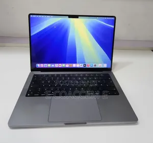 New Laptop Apple MacBook 32GB SSD 1T