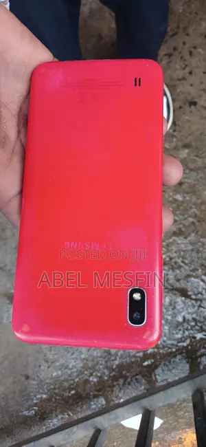 Samsung A10 32 GB Red