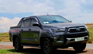 Toyota Hilux 2021 Gray