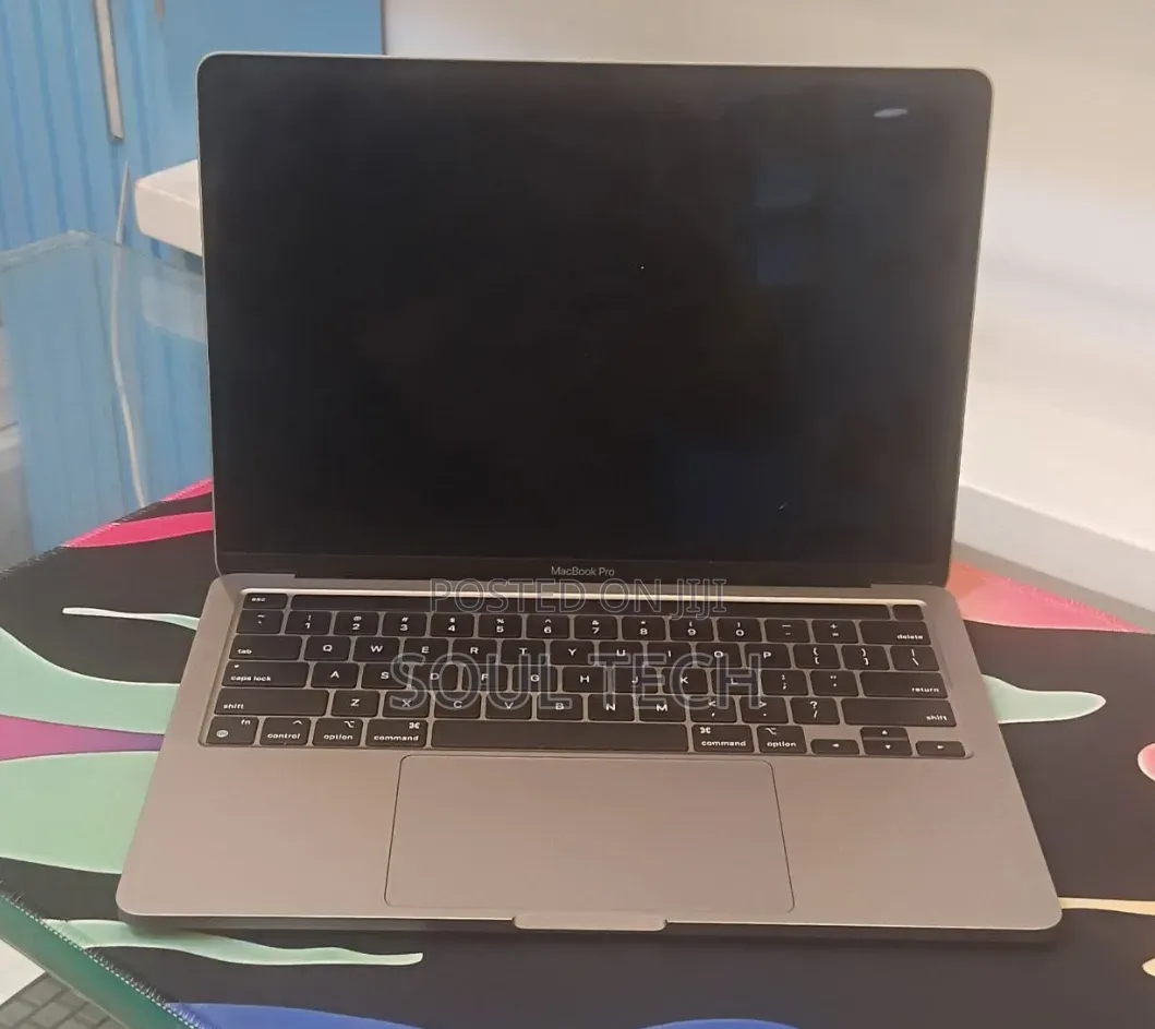 New Laptop Apple MacBook Pro 2020 M1 8GB Apple M1 Pro SSD 256GB