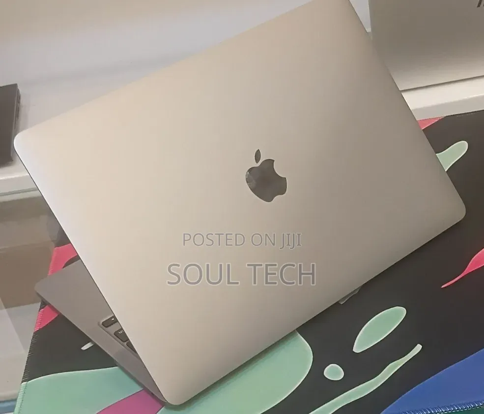 New Laptop Apple MacBook Pro 2020 M1 8GB Apple M1 Pro SSD 256GB