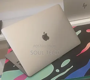 New Laptop Apple MacBook Pro 2020 M1 8GB Apple M1 Pro SSD 256GB