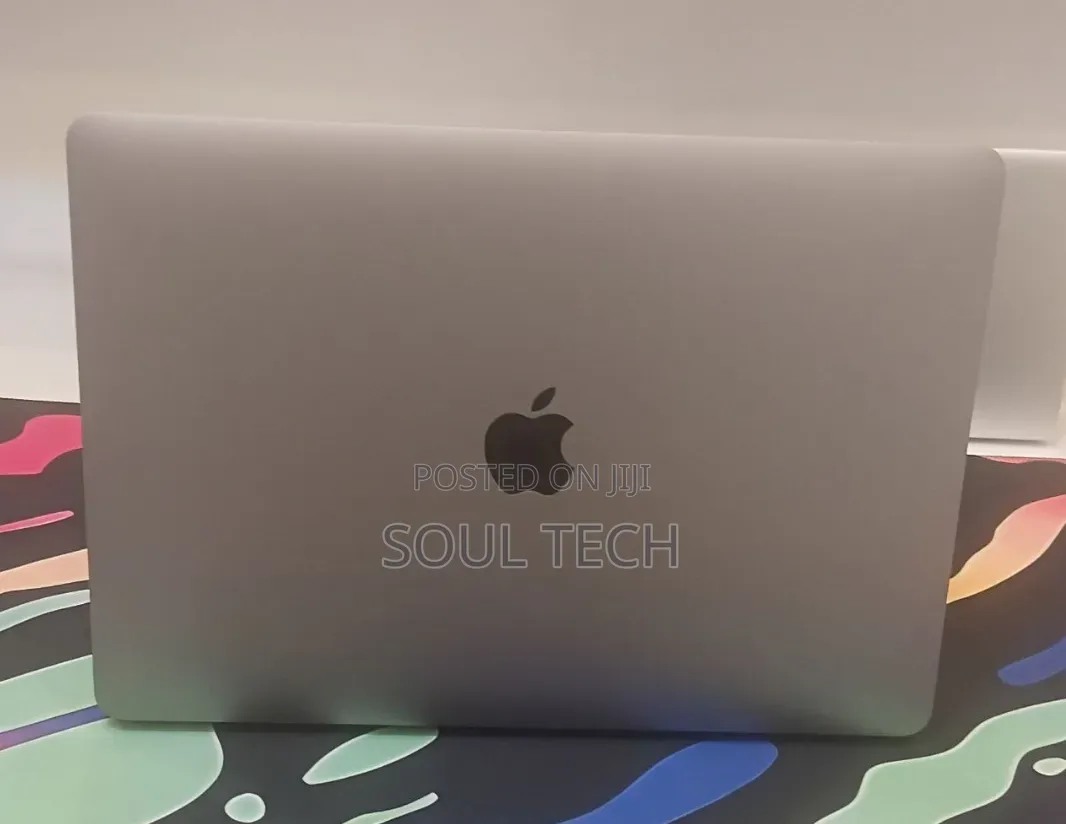 New Laptop Apple MacBook Pro 2020 M1 8GB Apple M1 Pro SSD 256GB