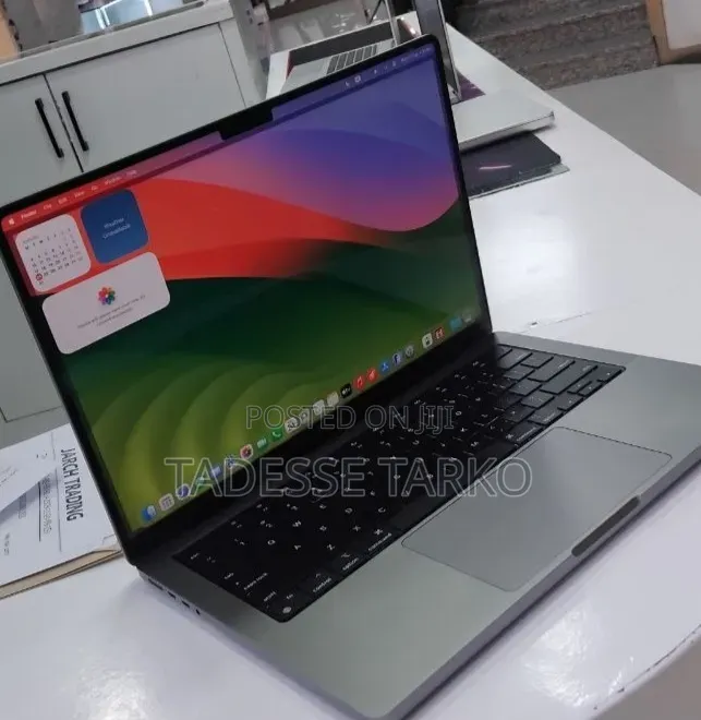 New Laptop Apple MacBook Pro 2021 M1 32GB Apple M1 Pro SSD 512GB