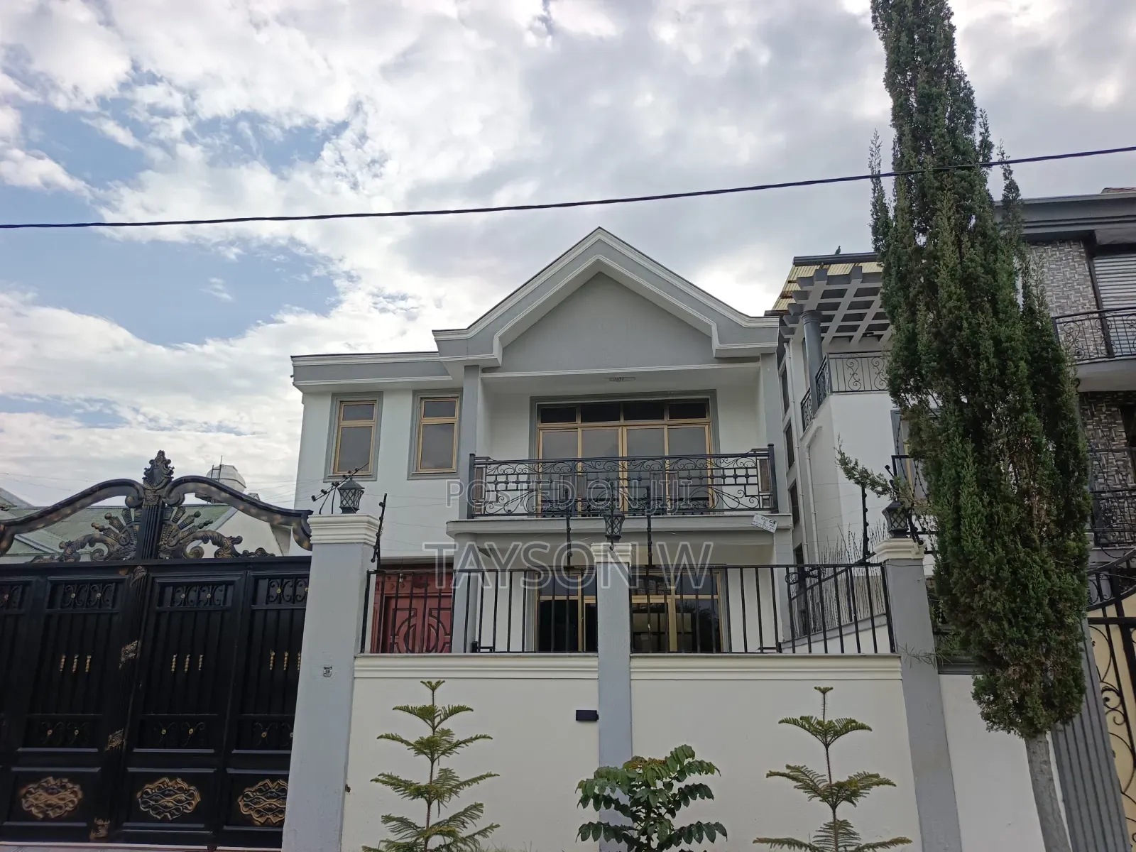 5bdrm House in Addis Ababa Ayat, Bole for sale
