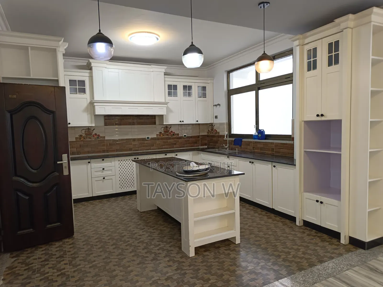 5bdrm House in Addis Ababa Ayat, Bole for sale