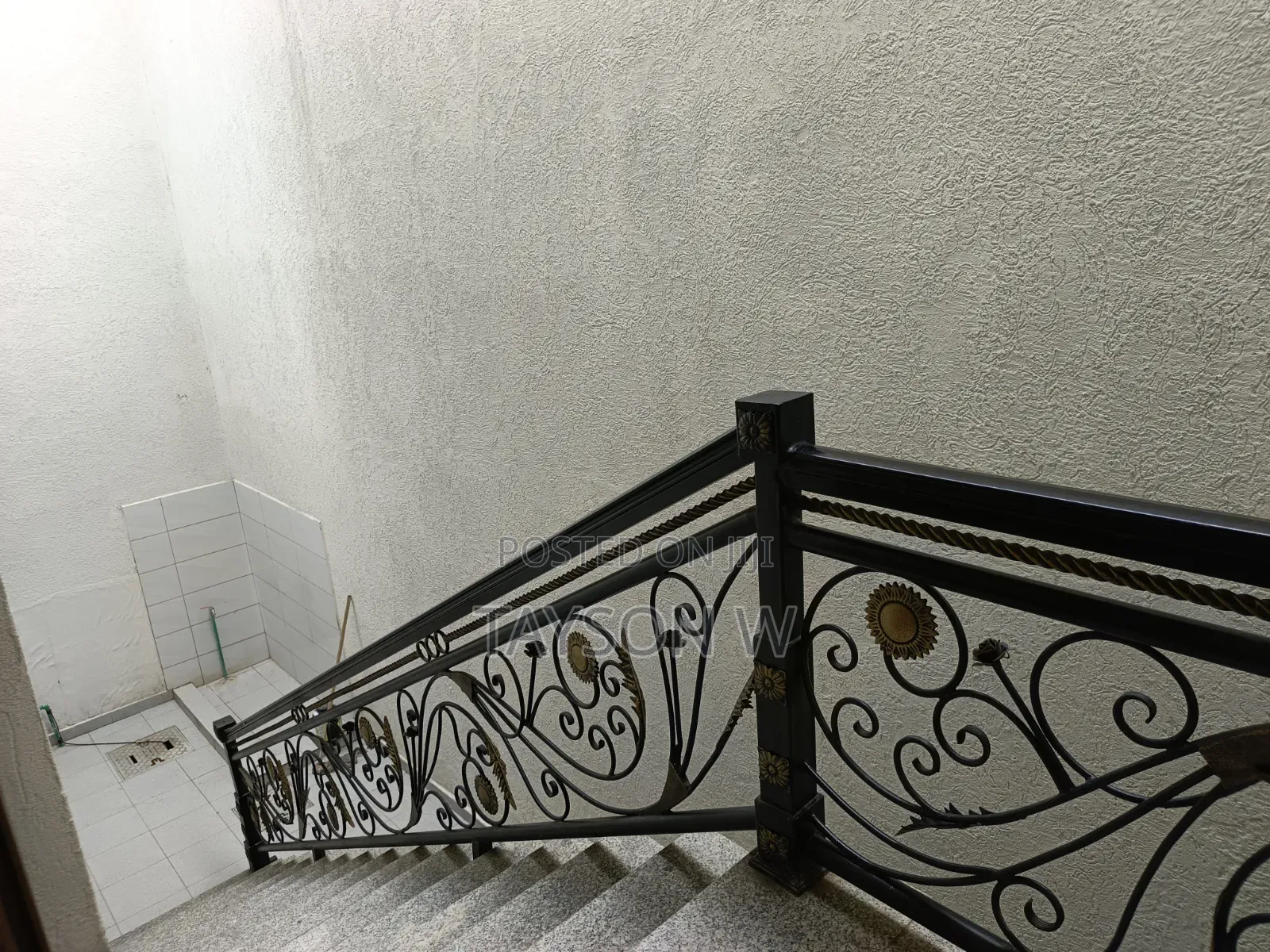 5bdrm House in Addis Ababa Ayat, Bole for sale