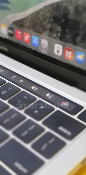 New Laptop Apple MacBook Pro 2020 32GB Intel Core i7 SSD 512GB