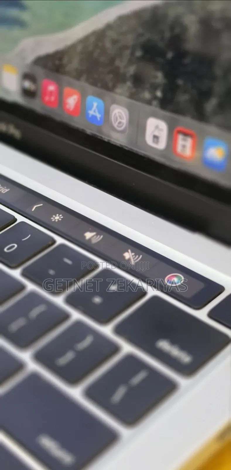 New Laptop Apple MacBook Pro 2020 32GB Intel Core i7 SSD 512GB