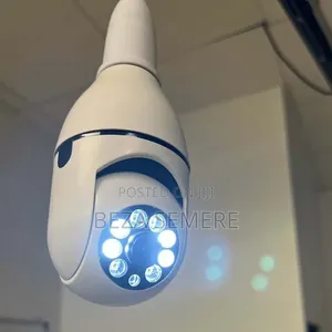 360° Auto-Tracking Bulb Camera With Alarm