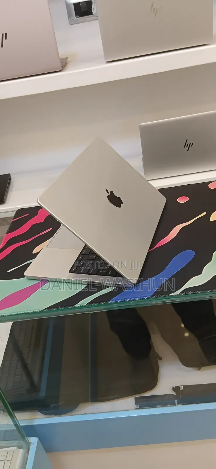New Laptop Apple MacBook Pro 2021 M1 16GB Apple M1 Pro SSD 512GB