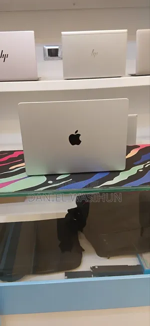 New Laptop Apple MacBook Pro 2021 M1 16GB Apple M1 Pro SSD 512GB