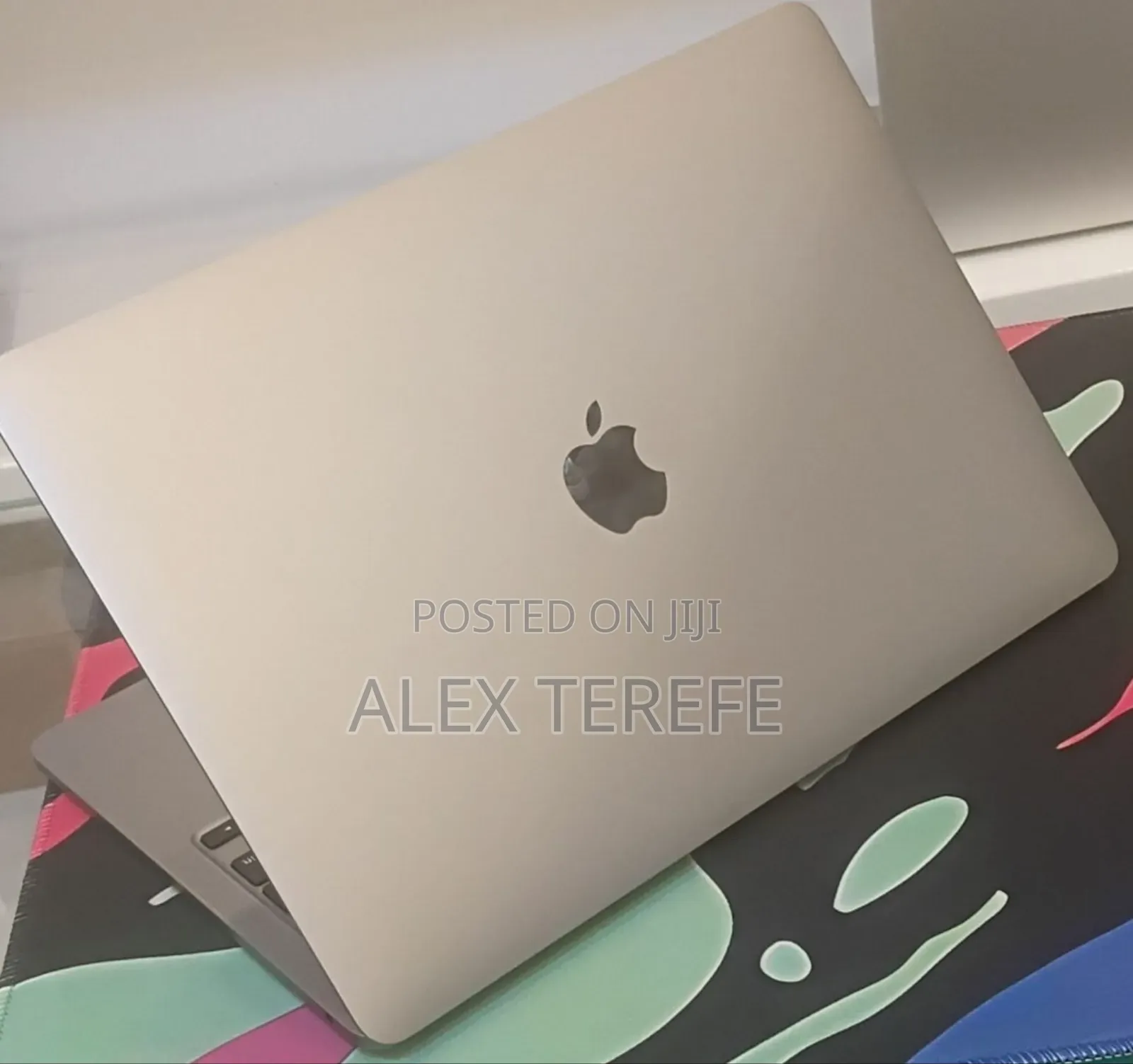 New Laptop Apple MacBook Pro 2020 M1 8GB Apple M1 SSD 256GB