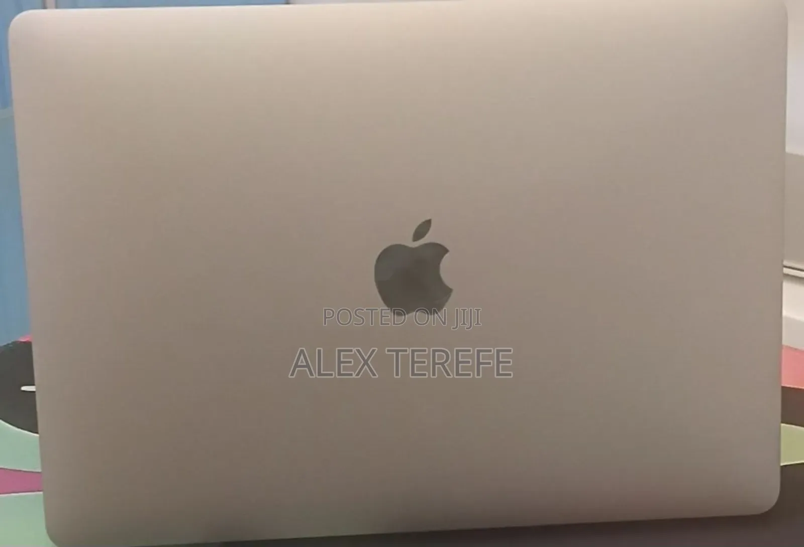 New Laptop Apple MacBook Pro 2020 M1 8GB Apple M1 SSD 256GB