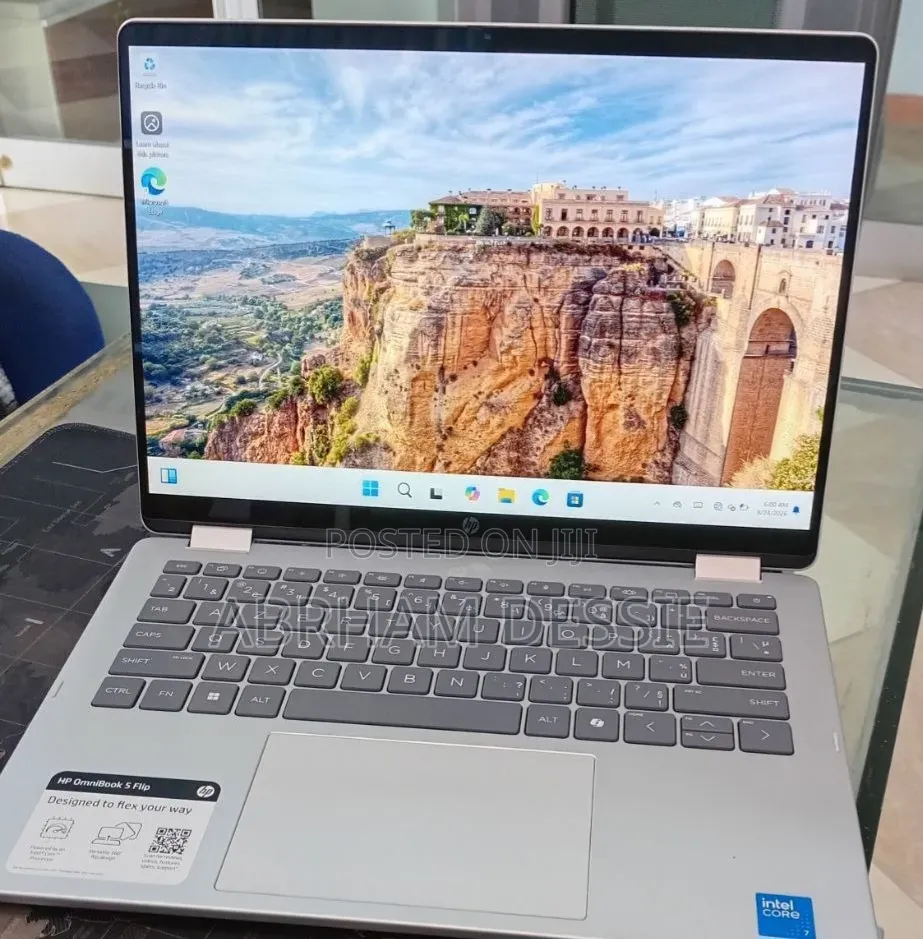 New Laptop HP OmniBook 5 Flip 16GB Intel Core 7 SSD 1T
