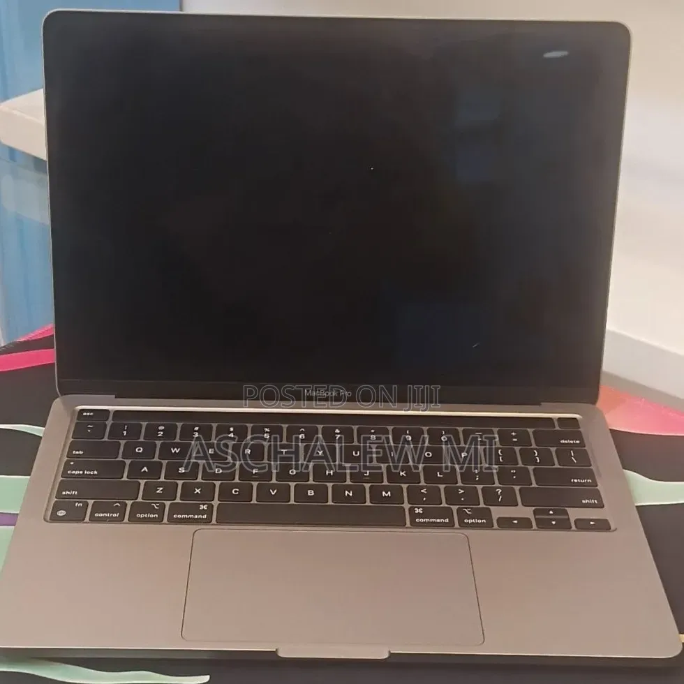 New Laptop Apple MacBook Pro 2020 8GB Apple M1 SSD 256GB