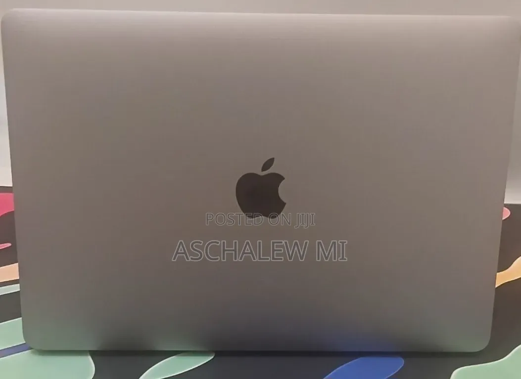 New Laptop Apple MacBook Pro 2020 8GB Apple M1 SSD 256GB
