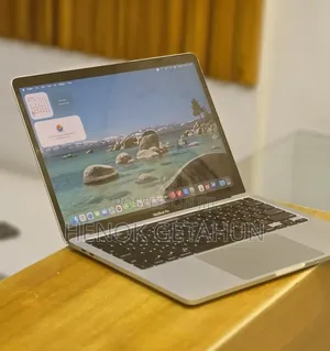 New Laptop Apple MacBook Pro 2020 32GB Intel Core i7 SSD 512GB
