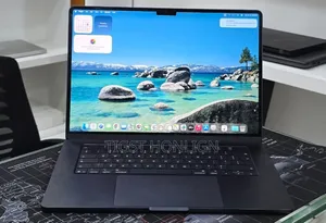 New Laptop Apple MacBook 16GB Apple M4 SSD 256GB