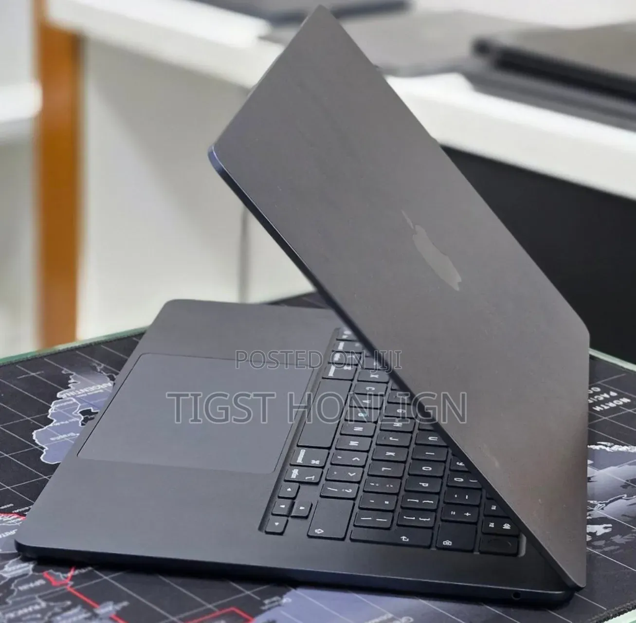 New Laptop Apple MacBook 16GB Apple M4 SSD 256GB