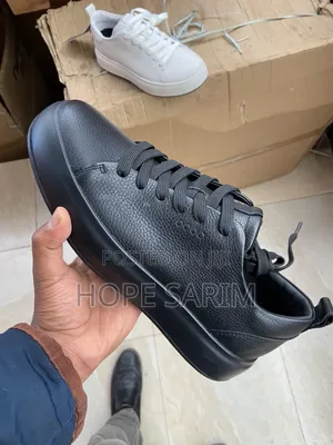 ECCO Premium Pebbled Leather Sneakers