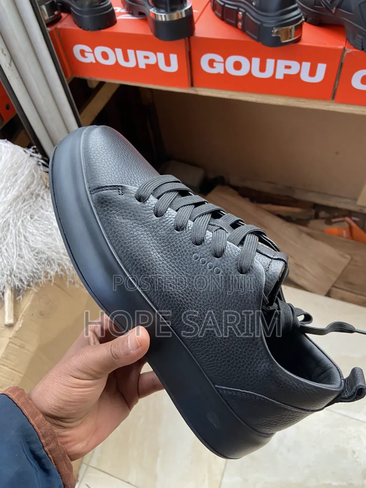 ECCO Premium Pebbled Leather Sneakers