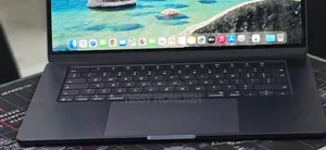 New Laptop Apple MacBook 16GB Apple M4 SSD 256GB