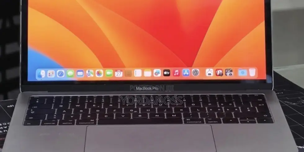 New Laptop Apple MacBook Pro 2017 16GB Intel Core i5 SSD 512GB