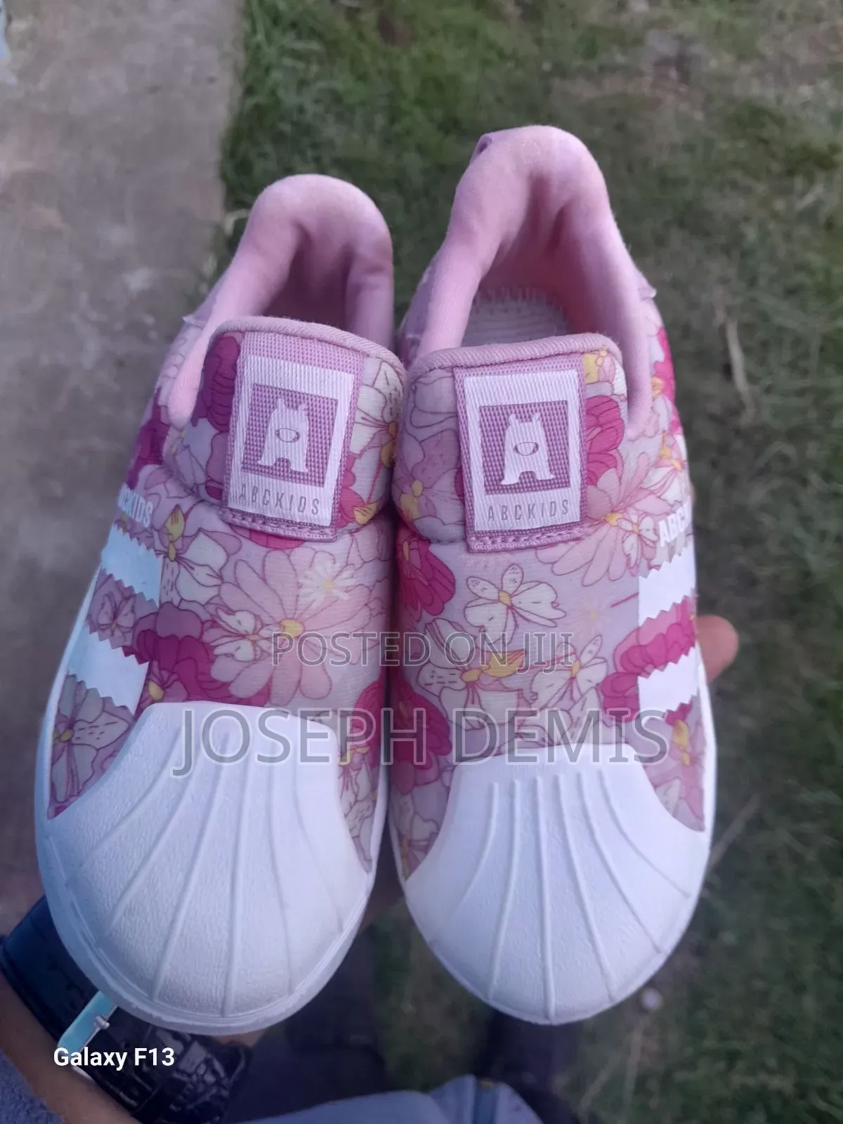 Kids Shoes (የልጆች ጫማ)